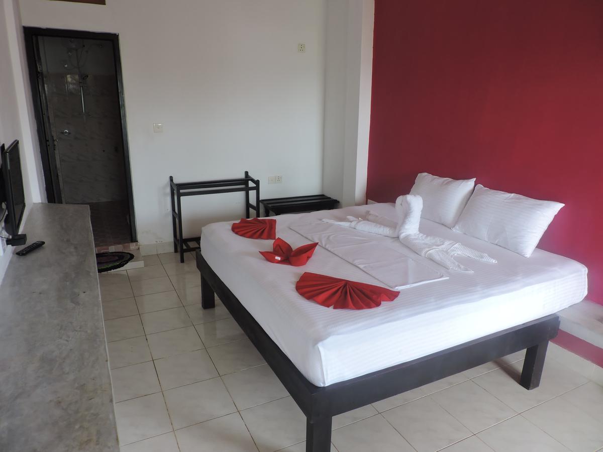 ซีวิว บีช โฮเต็ล Hotel นิลาเวลี ภายนอก รูปภาพ