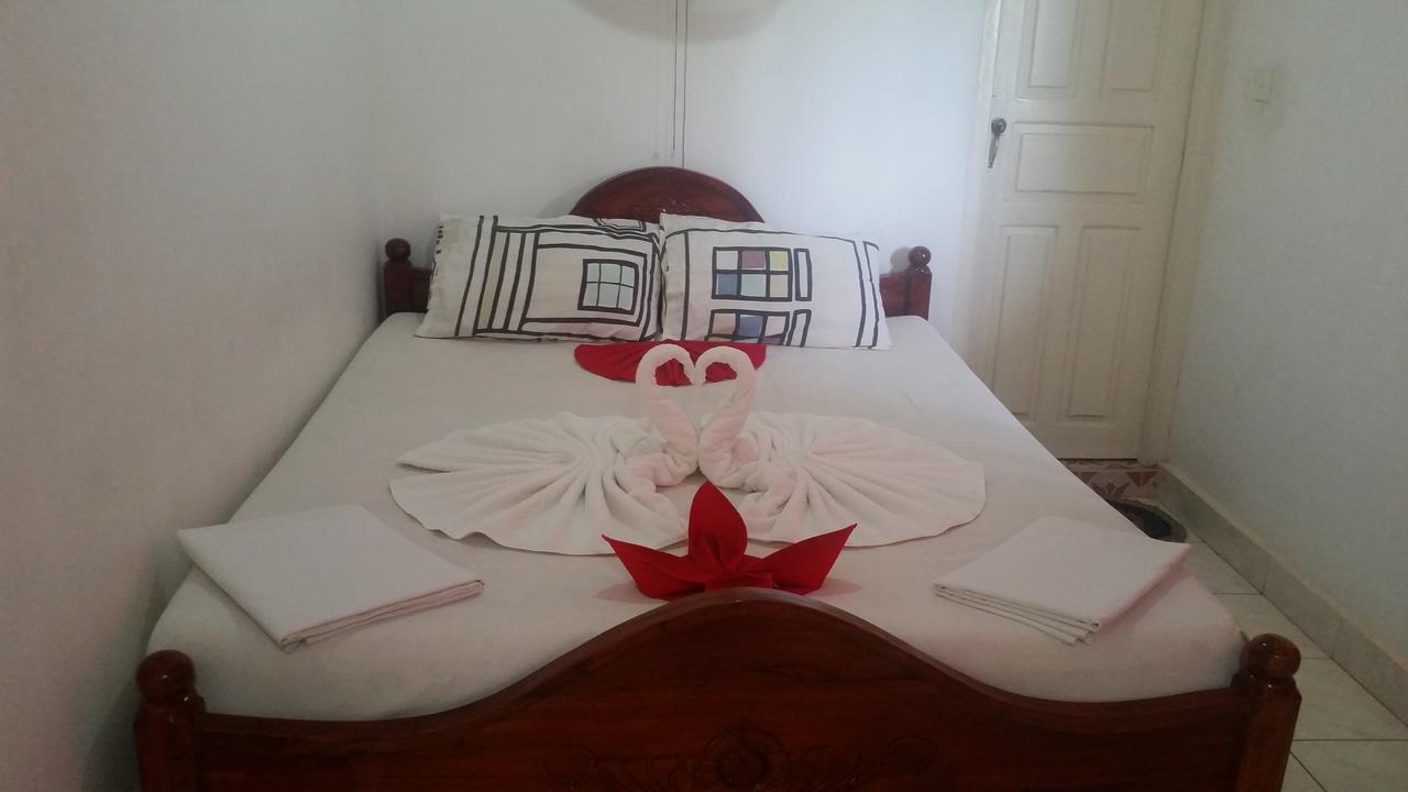ซีวิว บีช โฮเต็ล Hotel นิลาเวลี ภายนอก รูปภาพ