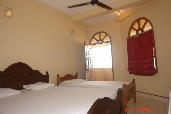 ซีวิว บีช โฮเต็ล Hotel นิลาเวลี ภายนอก รูปภาพ